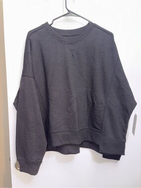 Time and Tru Black Crewneck Pullover Sweater